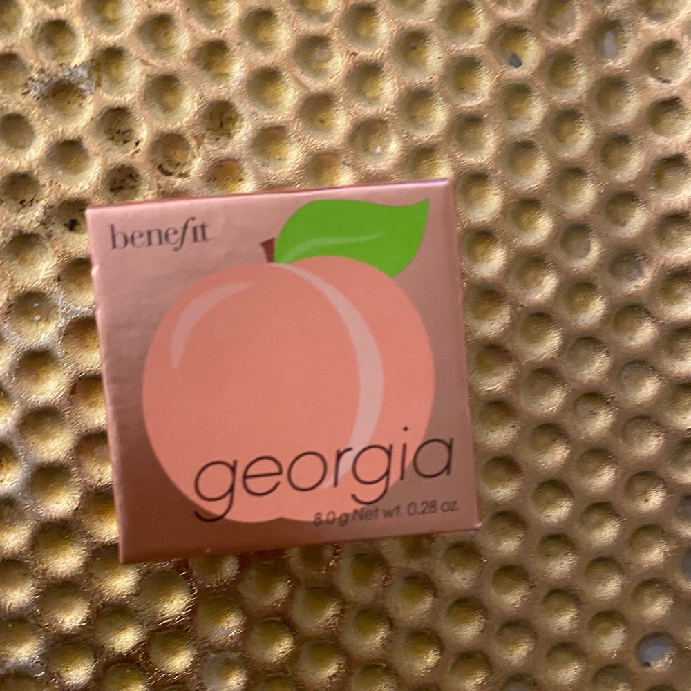 Benefit Georgia golden peach blush